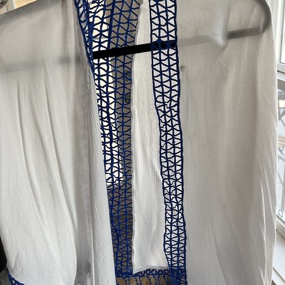 Beautiful Shall/Coverup - Picture 2 of 4